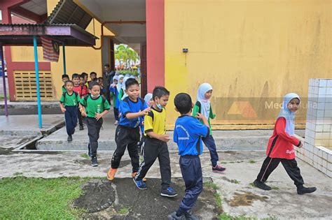 Murid Dibenar Pakai Pakaian Tradisi Ketika Aktiviti Kebudayaan