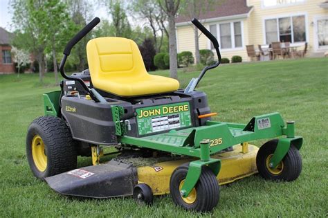 John Deere Z235 Zero Turn Mower Tools In Action Power Tool Reviews