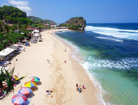 Pantai Indrayanti Gunungkidul Tiket Masuk Dan Rute Pantai Indrayanti