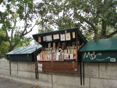 The Bouquinistes Book Sellers Along The River Seine In Paris