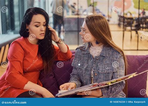 The Girl Helps A Classmate Understand The Lecture Do Homework Girls