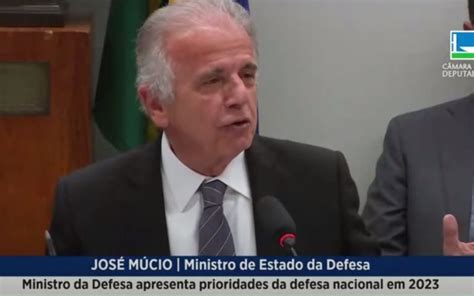 Ministro Da Defesa Critica Cultura Política Brasileira Investir Em