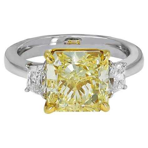 Rivière 2 Carat Fancy Intense Yellow Marquise Diamond Ring GIA