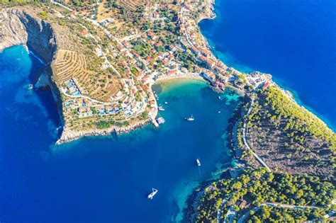 Vista A Rea De Drones Da Bela Vila De Assos Na Ilha De Cefal Nia Na