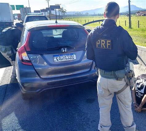 Na BR 101 em Navegantes Polícia Rodoviária Federal prende quadrilha e