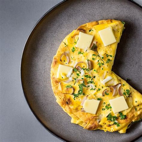 Omelet Met Kaas En Ui Recept Smulweb Nl Onderdeel Jumbo