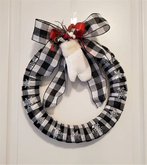 Black And White Buffalo Plaid Christmas Wreath Etsy Rustic