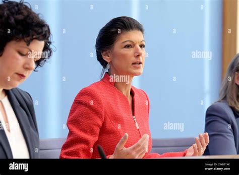 Amira Mohamed Ali Und Sahra Wagenknecht Bei Der Bundespressekonferenz