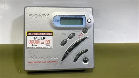 SONY WALKMAN MZ R500 Enregistreur Minidisque Portable Avec Disque EUR