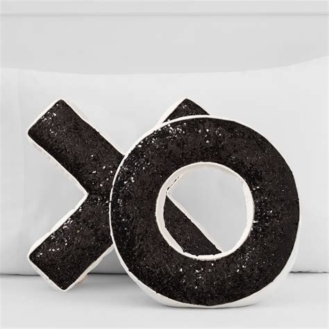 The Emily And Meritt Xo Pillows Teen Throw Pillows Pottery Barn Teen