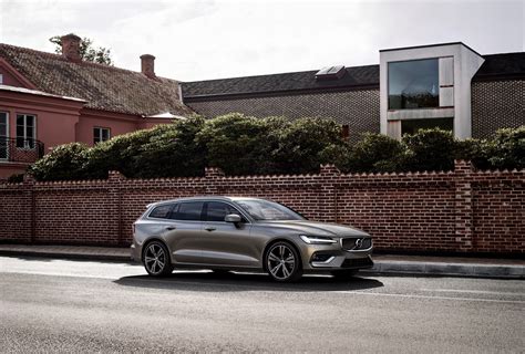 2018 Volvo V60 Unveiled New T6 Twin Engine Phev New Volvo V60