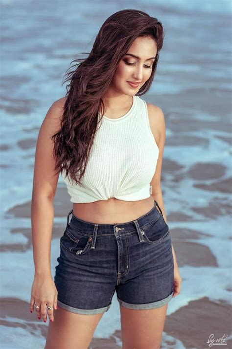 Hot Image Collection Dinithi Walgamage Sri Lankan Actress Models