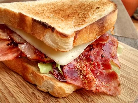 Tosta de Fiambre e Bacon Iguaria Receita e Culinária