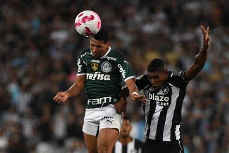 Análise três motivos que explicam a derrota do Botafogo para o