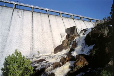 Mundaring Weir And The Pipeline To Kalgoorlie Frank Batini I