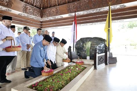 Ziarah Ke Makam Bung Karno Prabowo Beliau Mempersatukan Kita Dapil