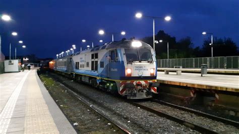 Locomotora CNR CKD 8H 0003 con el Martita entrando a José C Paz