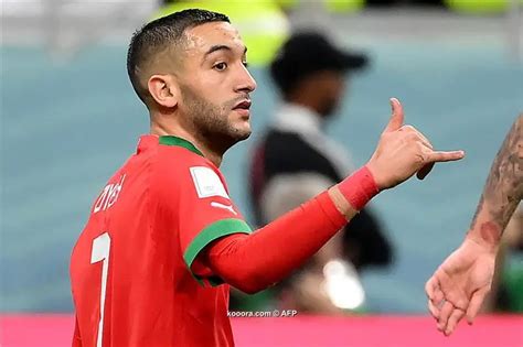 الركراكي يفاجئ زياش في معسكر الأسود