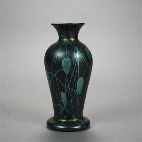 Bid Now Durand Heart And Vine Art Glass Vase Circa 1920 Invalid Date Est