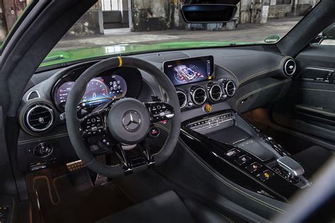 メルセデスamg Gt Rを徹底解説！ 公道走行が出来るレーシングカー 自動車情報・ニュース Web Cartop 2ページ目