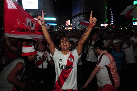 El Festejo De Los Hinchas De River En El Obelisco Infobae