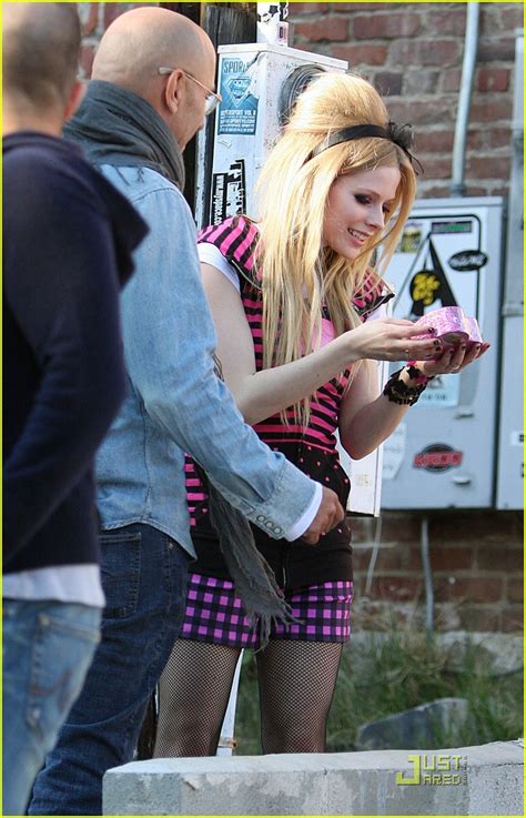 Avril Lavigne Launches 'Black Star' Fragrance: Photo 1776741 | Avril ...