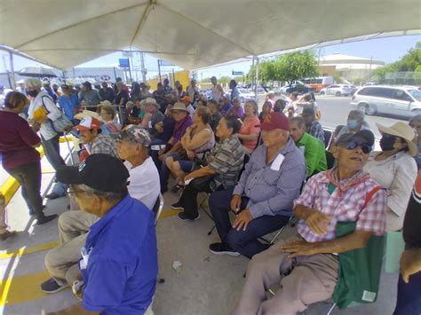 Adultos Mayores Esperan M S De Horas En El Calor Para Cobrar Pensi N