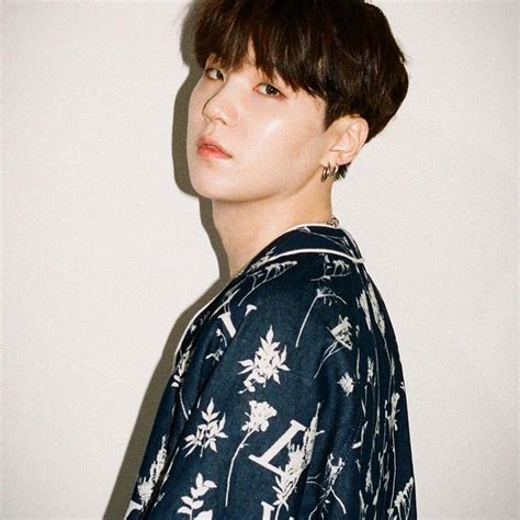 Suga Cantora Wiki Bio Idade Altura Peso Namorada Patrimônio