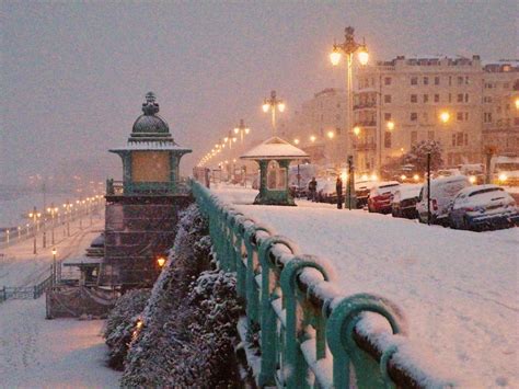 Brighton during snowfall. | Красивые места, Брайтон, Замечательные места