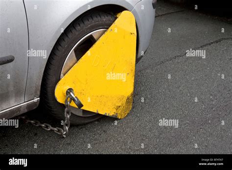 Wheel Clamp Hi Res Stock Photography And Images Alamy