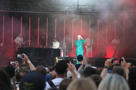 24 Heures Du Mans 2023 Samedi Soir Le Concert De Mika à La Hauteur Du