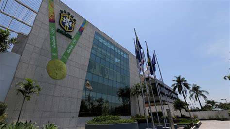 CBF nomeia primeira mulher diretora na história da entidade Polêmica