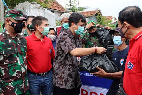 InfoPublik SERAHKAN BANTUAN KORBAN BANJIR