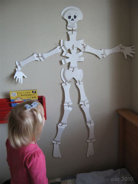 Pickup Some Creativity: Paper Plate Skeleton Tutorial