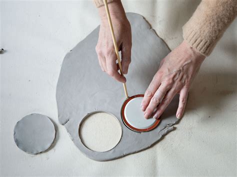 DIY: Easy Ceramic Votive Holders for a Festive Table - Remodelista