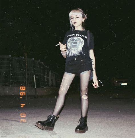 Grunge Grungegirl Gothgirl Fashion 90s Fashion Grunge 2000s