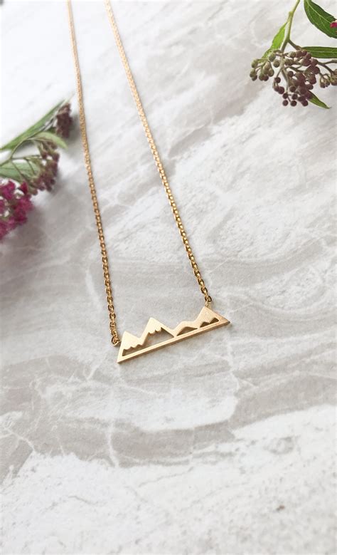 Victoria Mountain Necklace – Altitude Boutique