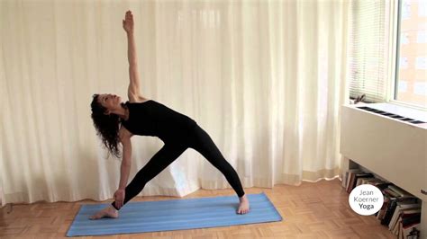 How To Do Triangle Pose Trikonasana Youtube