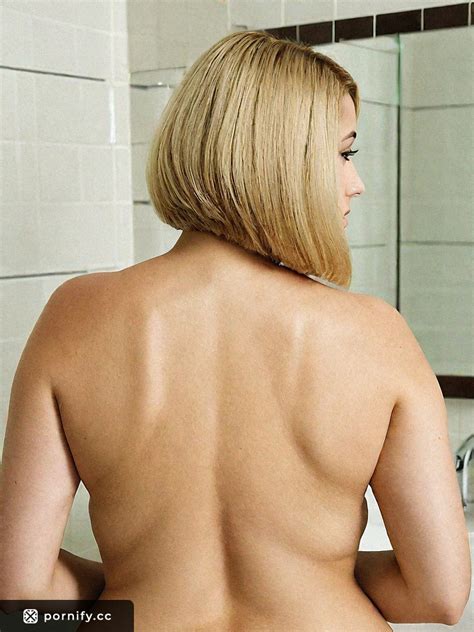 Curvy Ebony Babe In Photorealistic Pose 70 200mm Lens Pornify