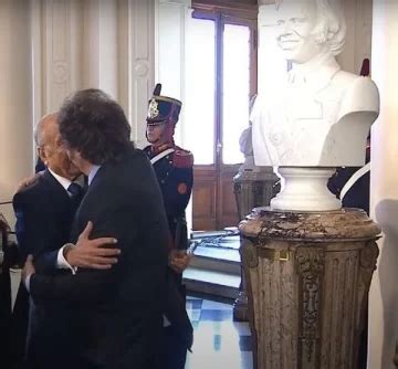 Milei Inaugur Un Busto De Carlos Menem Aunque Les Duela Fue El