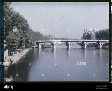 Paris 1st Act Arr France Le Pont Neuf Stock Photo Alamy