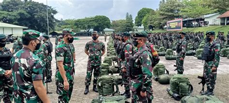 Asops Panglima TNI Lakukan Pemeriksaan Kesiapan Operasi Yonif Raider