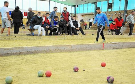 Plestin Les Gr Ves La Jeunesse Tr S Pr Sente Aux Concours De Boule