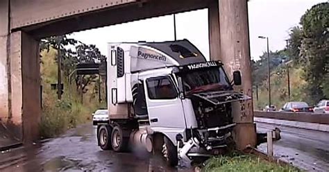 G1 Chuva e acidentes nesta manhã em Uberlândia faz PRF alertar