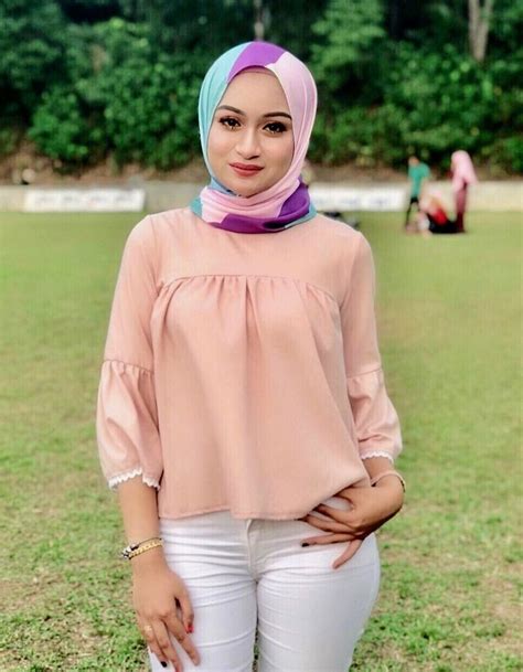 Pin Di Quick Saves Gaya Hijab Gaya Model Pakaian Mode Wanita