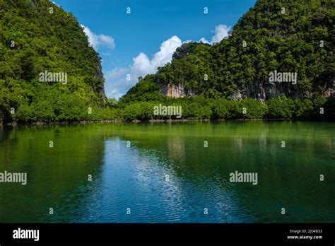 Koh Hong Lagoon Krabi Thailand Koh Hong Island Is Famous Tour Lagoon