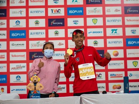 Dua Pelari Nasional Raih Podium Pertama Borobudur Marathon Republika