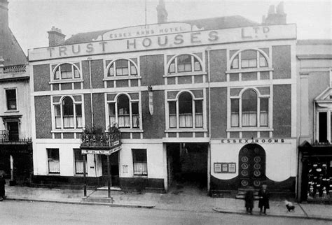 The Essex Arms Hotel Watford High Street It Stood At Flickr