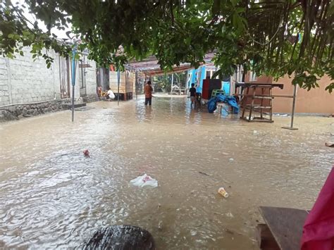 Sungai Di Pulau Bacan Meluap Puluhan Rumah Dan Jalan Raya Terendam