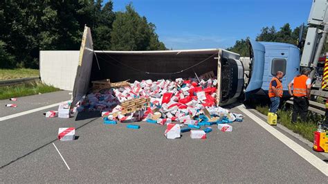 Truck Overturns Motorway Towards Munich Closed World Today News